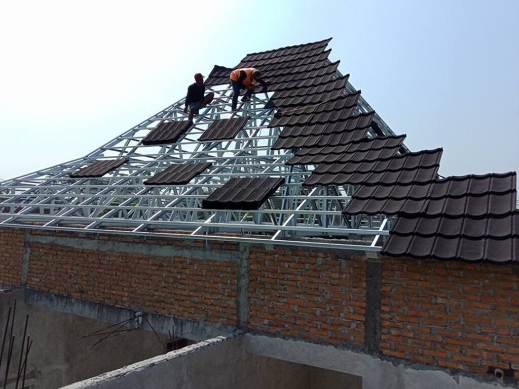 pasang atap baja ringan nuansabajaringan 019 pasang atap baja ringan nuansabajaringan 019